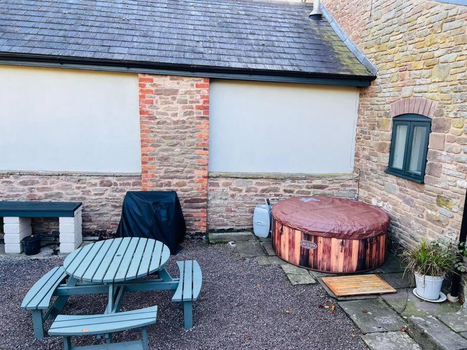 The Owl House Cottage Welsh Newton Common エクステリア 写真